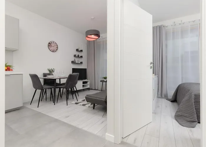 Elegant Apartment With Balcony & Bathtub Warsaw Wola By Noclegi Renters