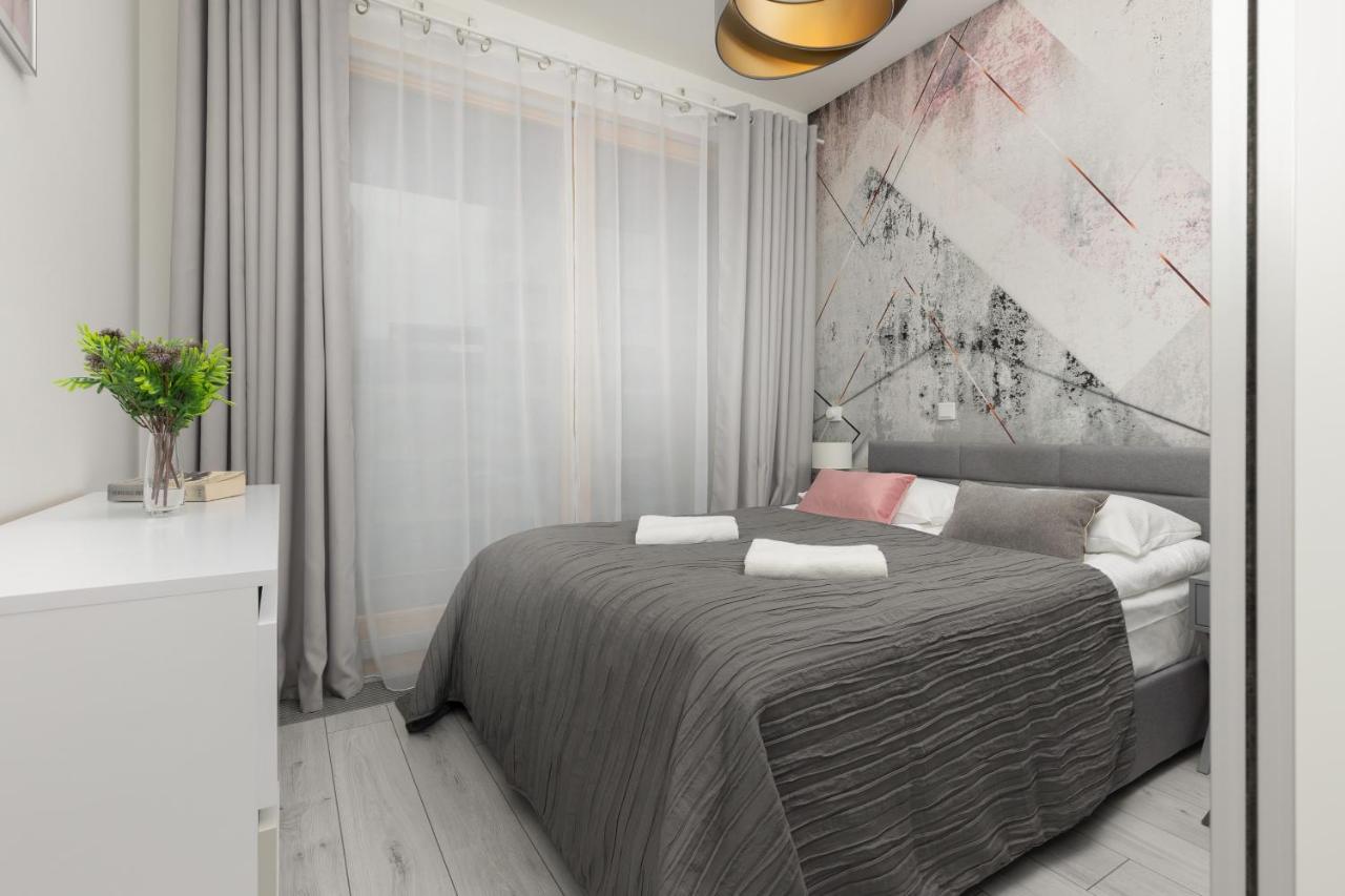 Elegant With Balcony & Bathtub Wola By Renters Apartment Warschau