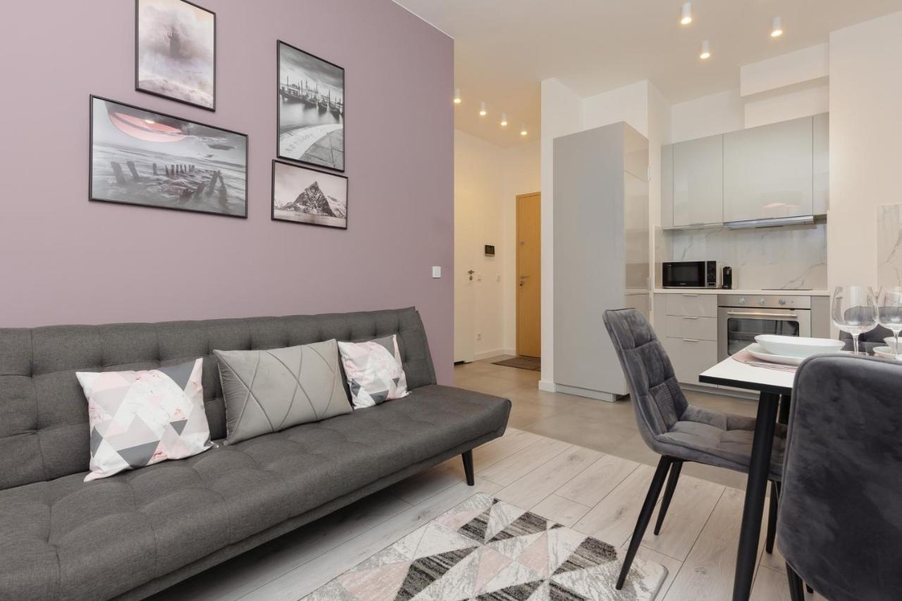 Elegant With Balcony & Bathtub Wola By Renters *